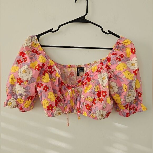 Vero Moda Floral Print Crop Top Pink Multicolor NWOT - Picture 1 of 7